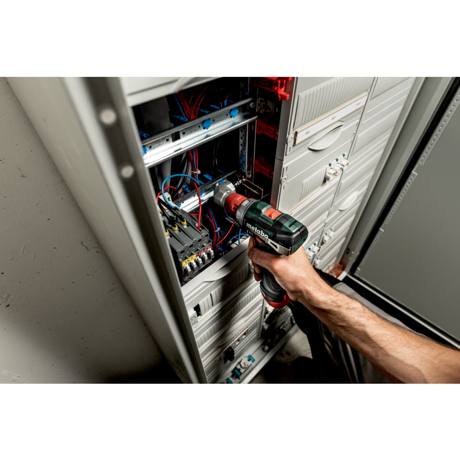 Aku vrtací šroubovák Metabo POWERMAXX BS BL Q 2×2,0 Ah, kufr