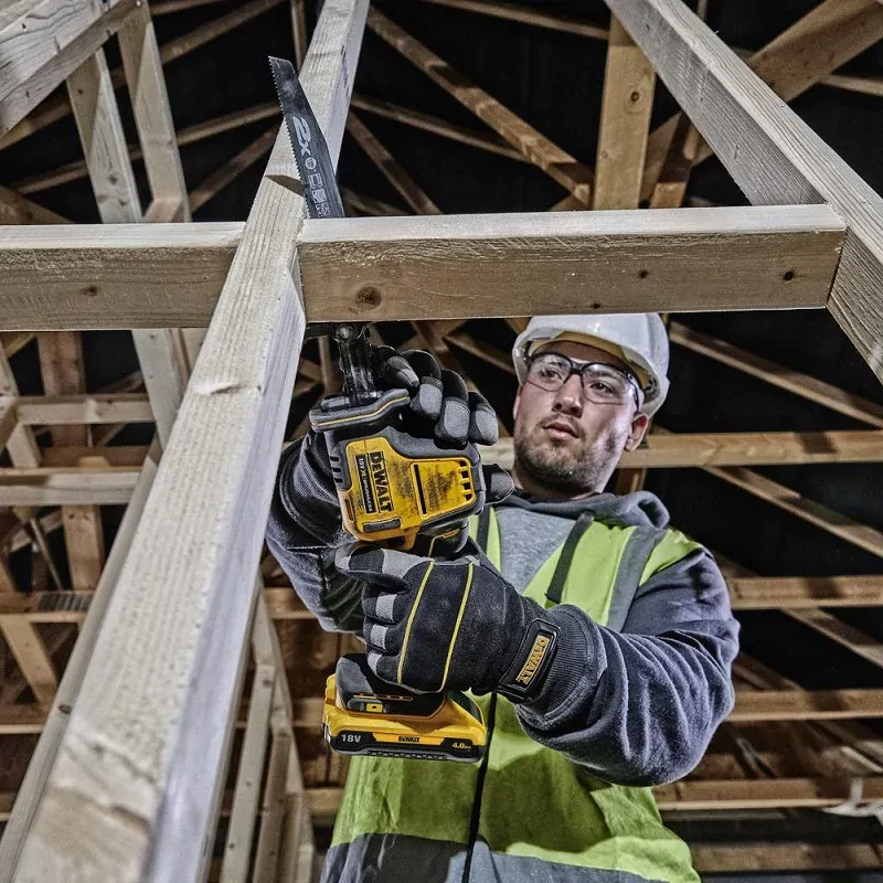 Aku šavlová pila DeWALT DCS369NT, 18V, kufr