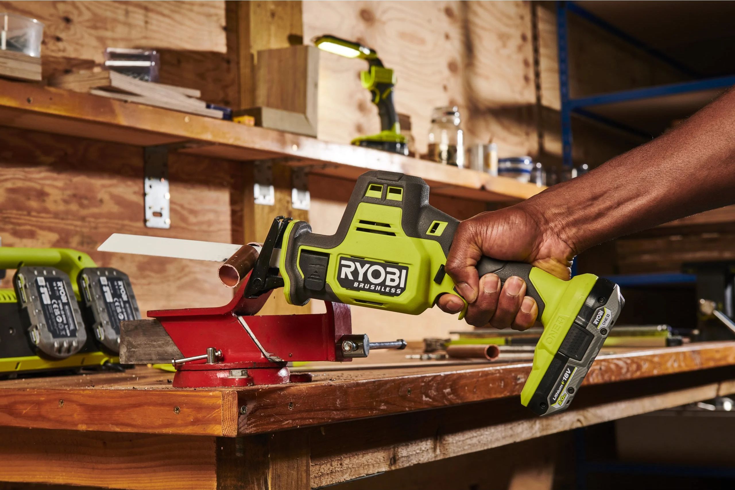 Aku šavlová pila RYOBI RRS18CBL-0, 18V