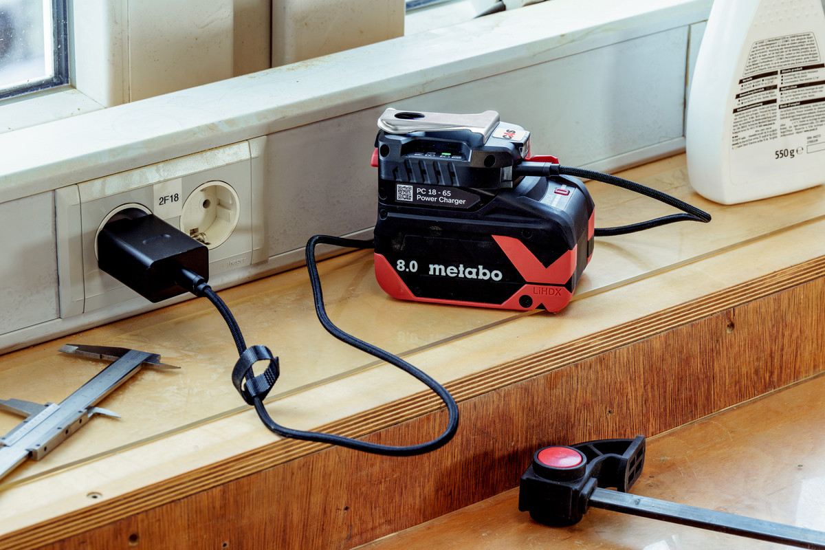 Kapesní nabíječka Metabo PC 18-65, 18V