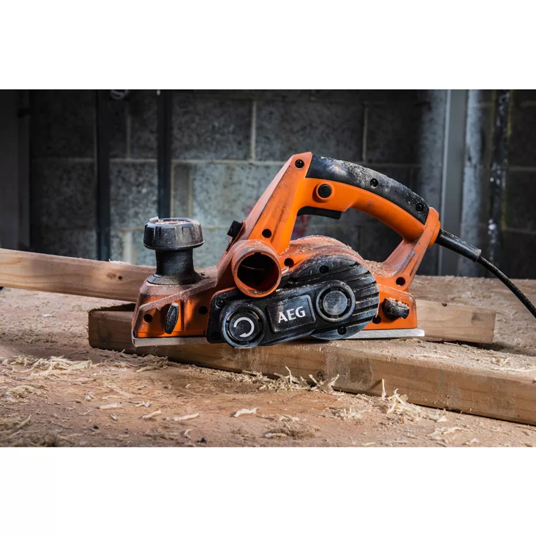 Elektrický hoblík AEG PL700, 82mm