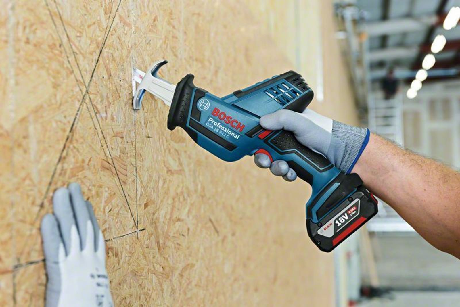 Aku šavlová pila Bosch PRO GSA 18 V-LI C, 18V, L-BOXX