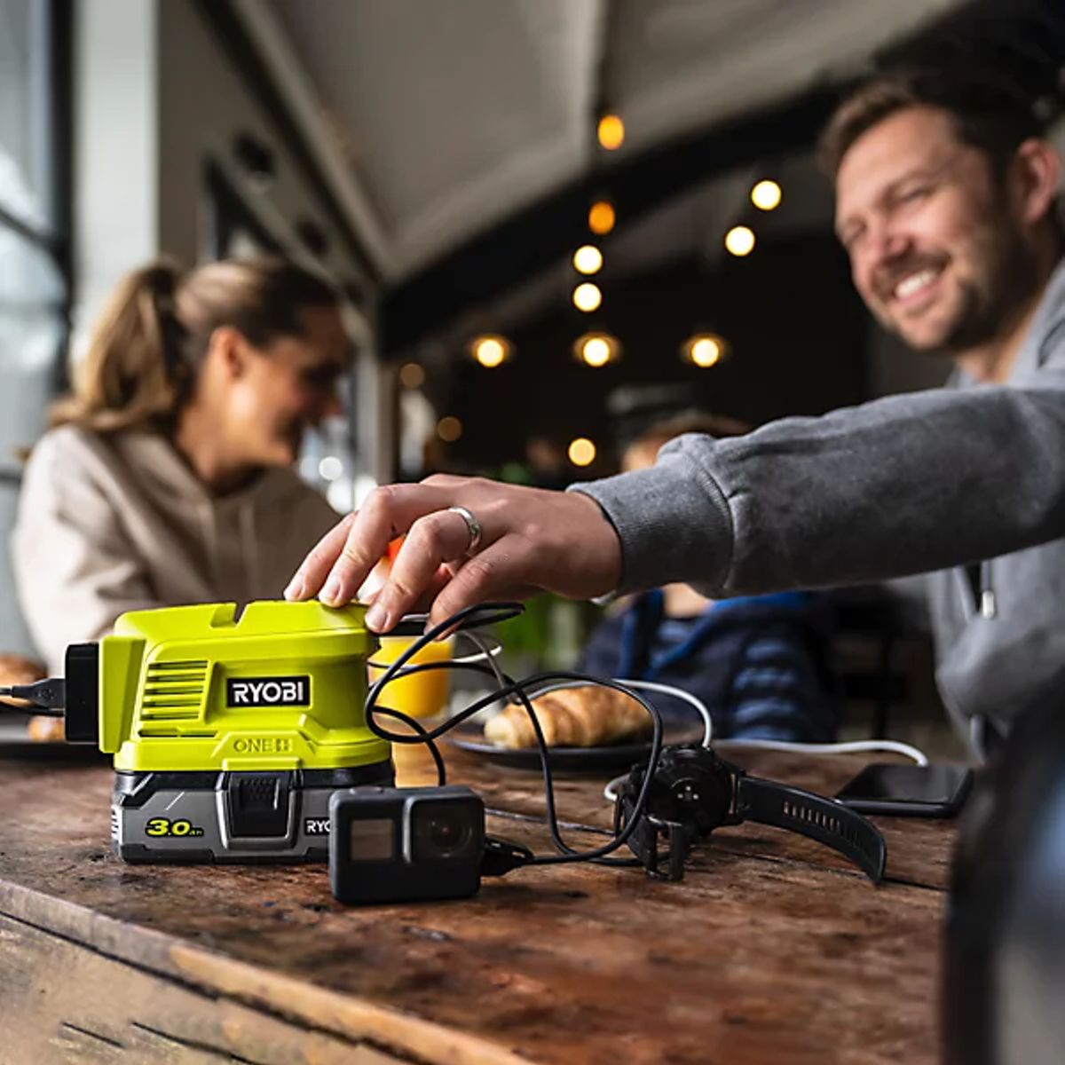 Aku 150W invertor Ryobi RY18BI150A-0, 18V