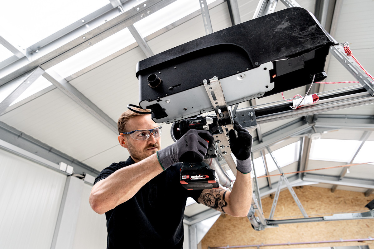 Aku rázový utahovák Metabo SSW 18 LT 300 BL, 18V, metaBOX