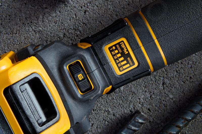 Aku úhlová bruska DeWALT DCG409VSNT, 18V, kufr