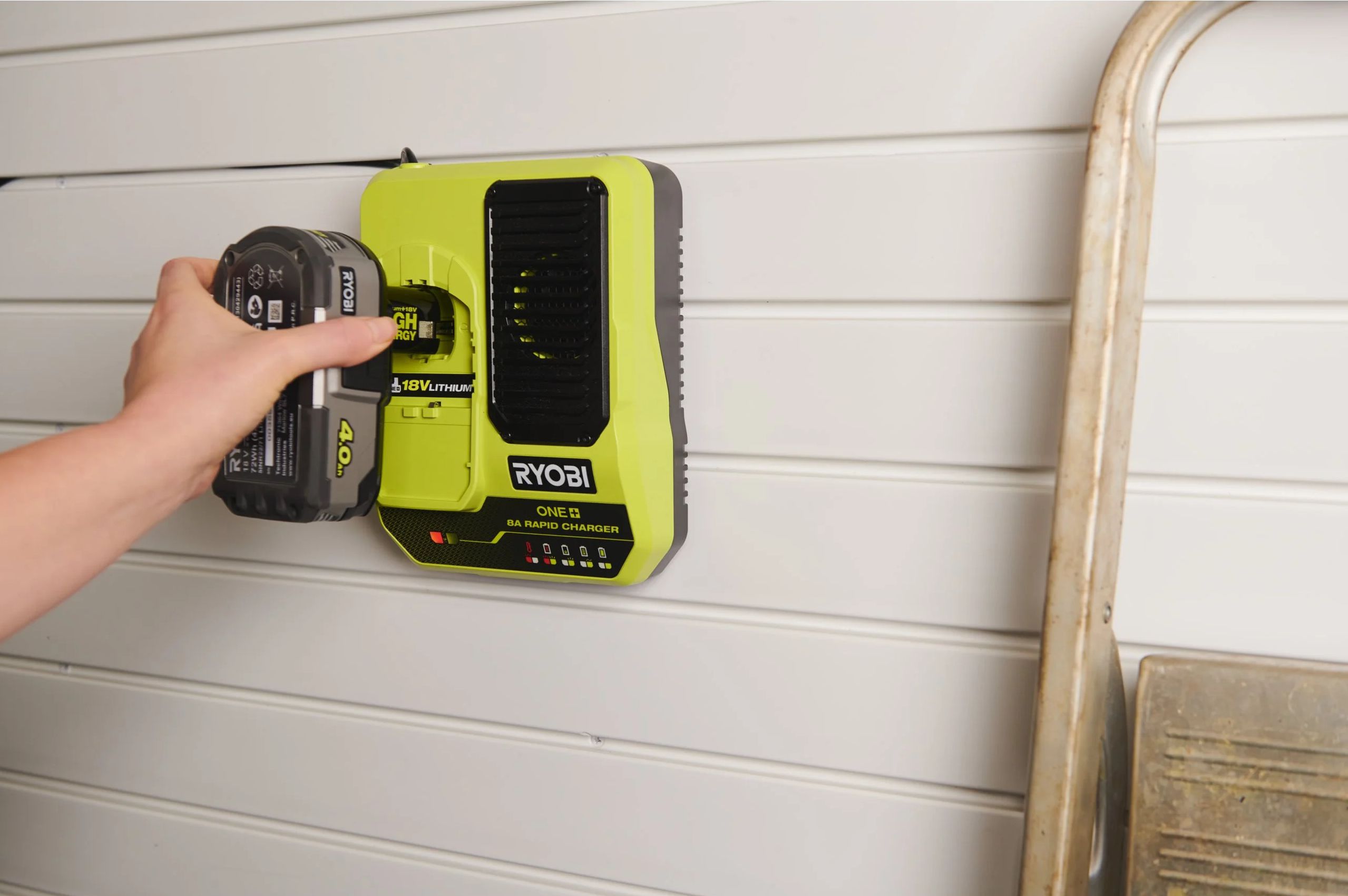 Aku rychlonabíječka RYOBI RC18180, 18V