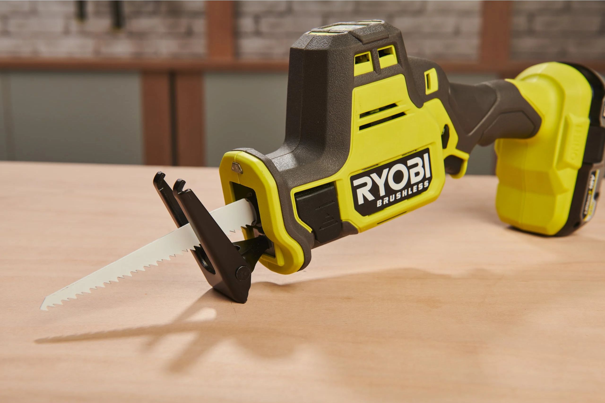 Aku šavlová pila RYOBI RRS18CBL-0, 18V