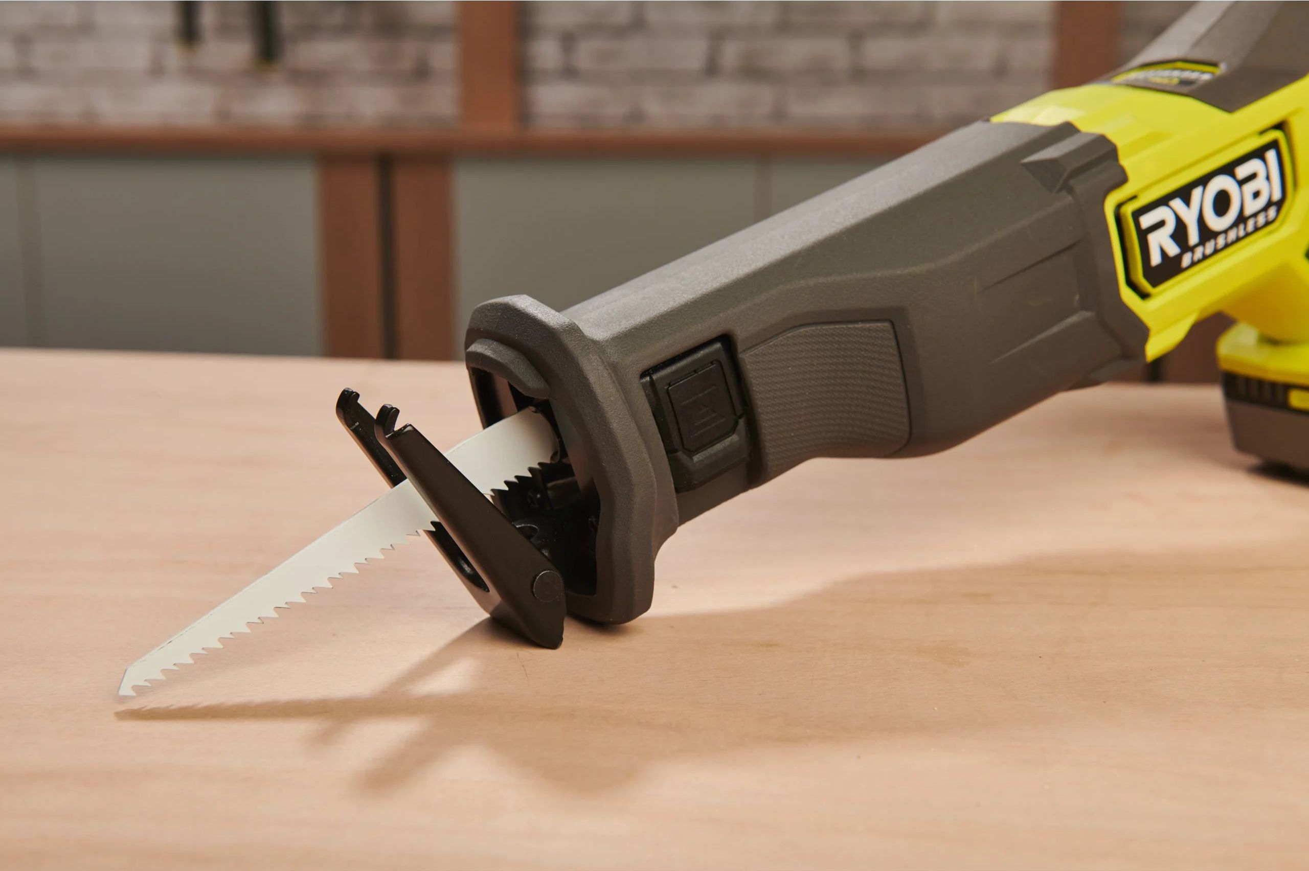 Aku šavlová pila RYOBI RRS18BL-0, 18V