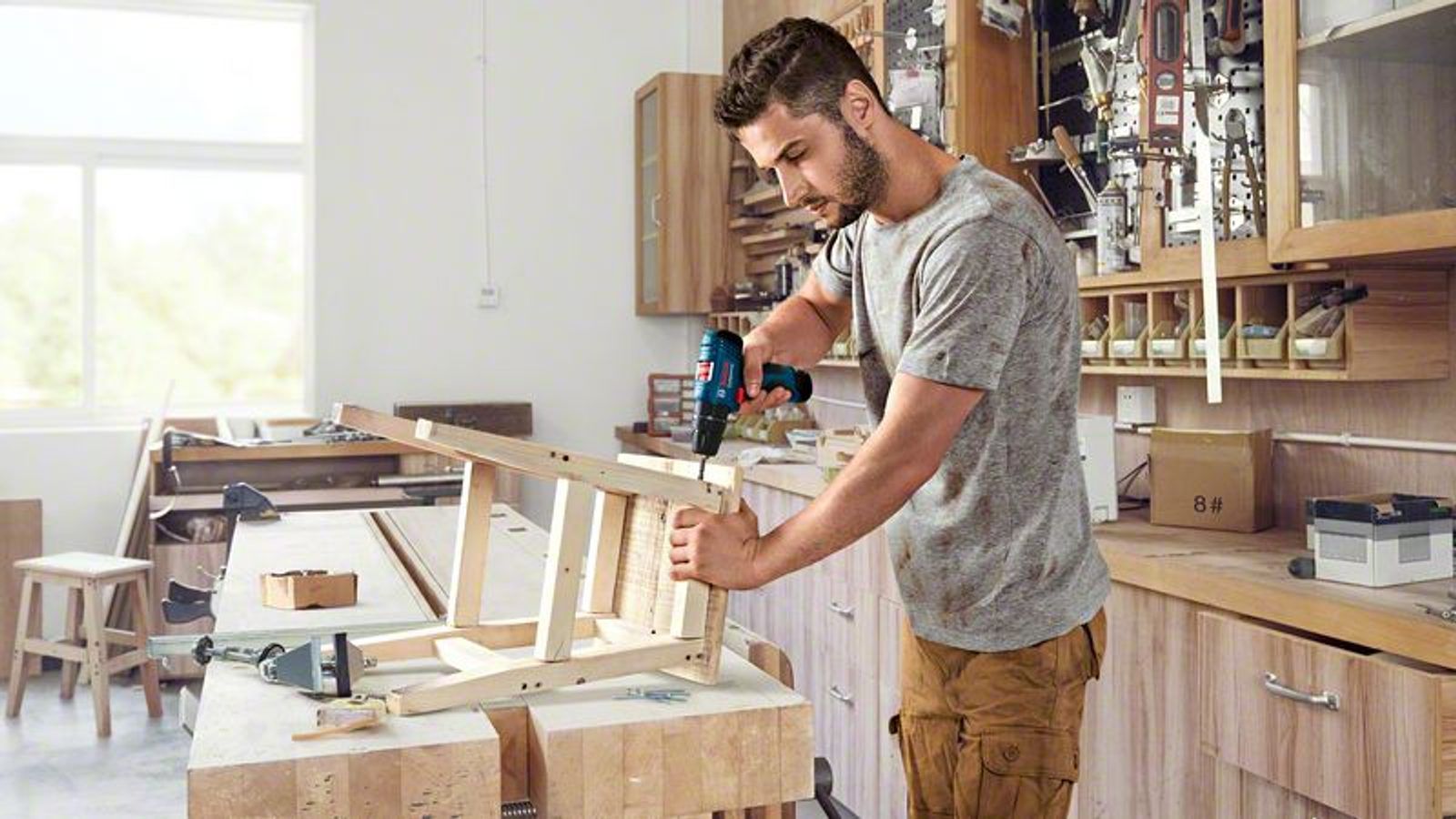Aku příklepový šroubovák BOSCH GSB 120-LI set, 2×2Ah, 12V