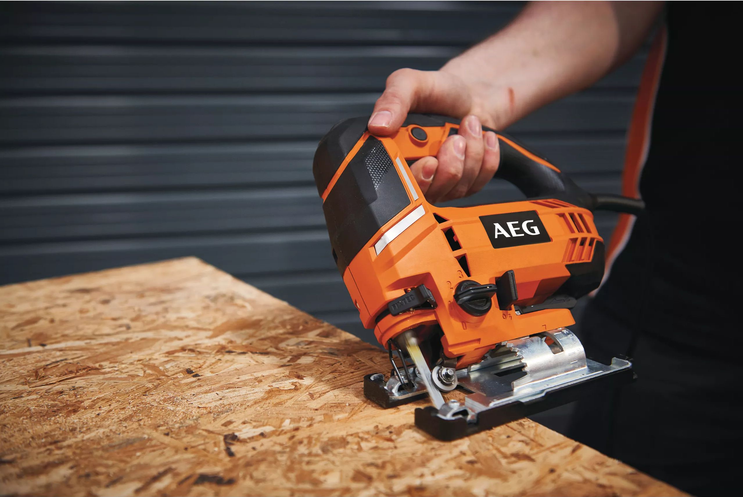 Přímočará pila AEG STEP 100X, 700W, kufr