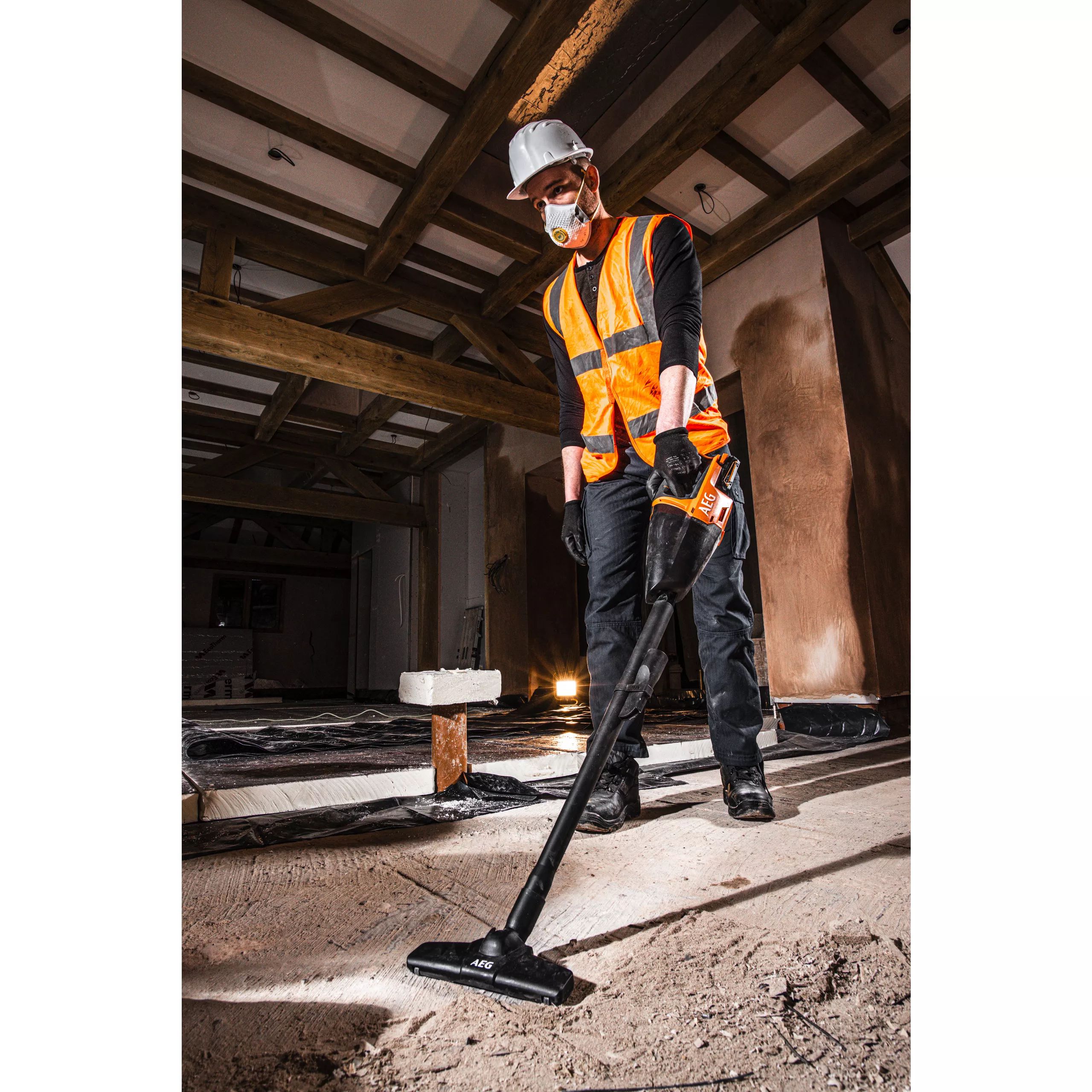 Aku ruční vysavač AEG BHSS18C-0, 18V