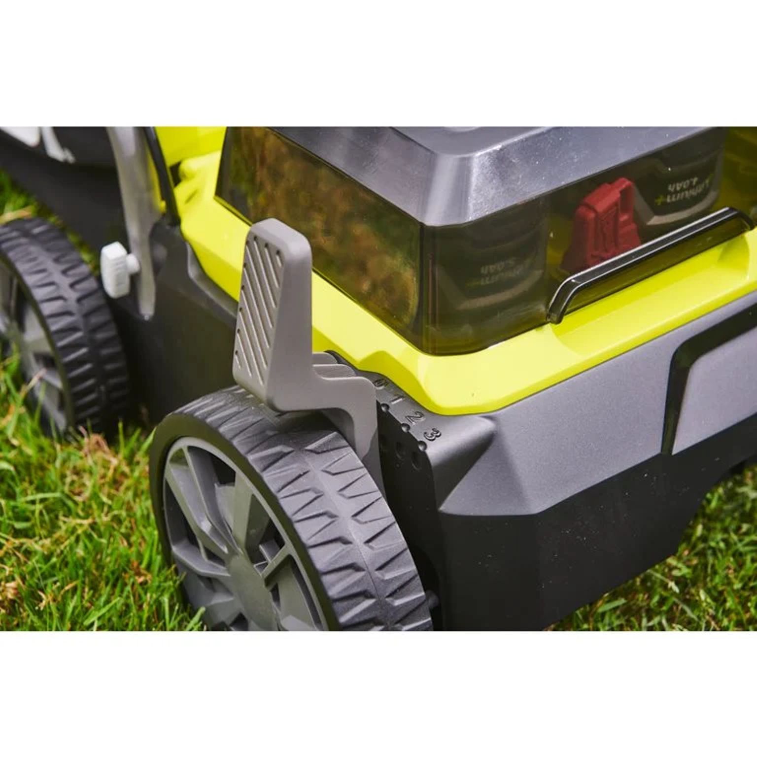 Aku vertikutátor Ryobi RY18SFX35A-240, 2×4Ah, 18V