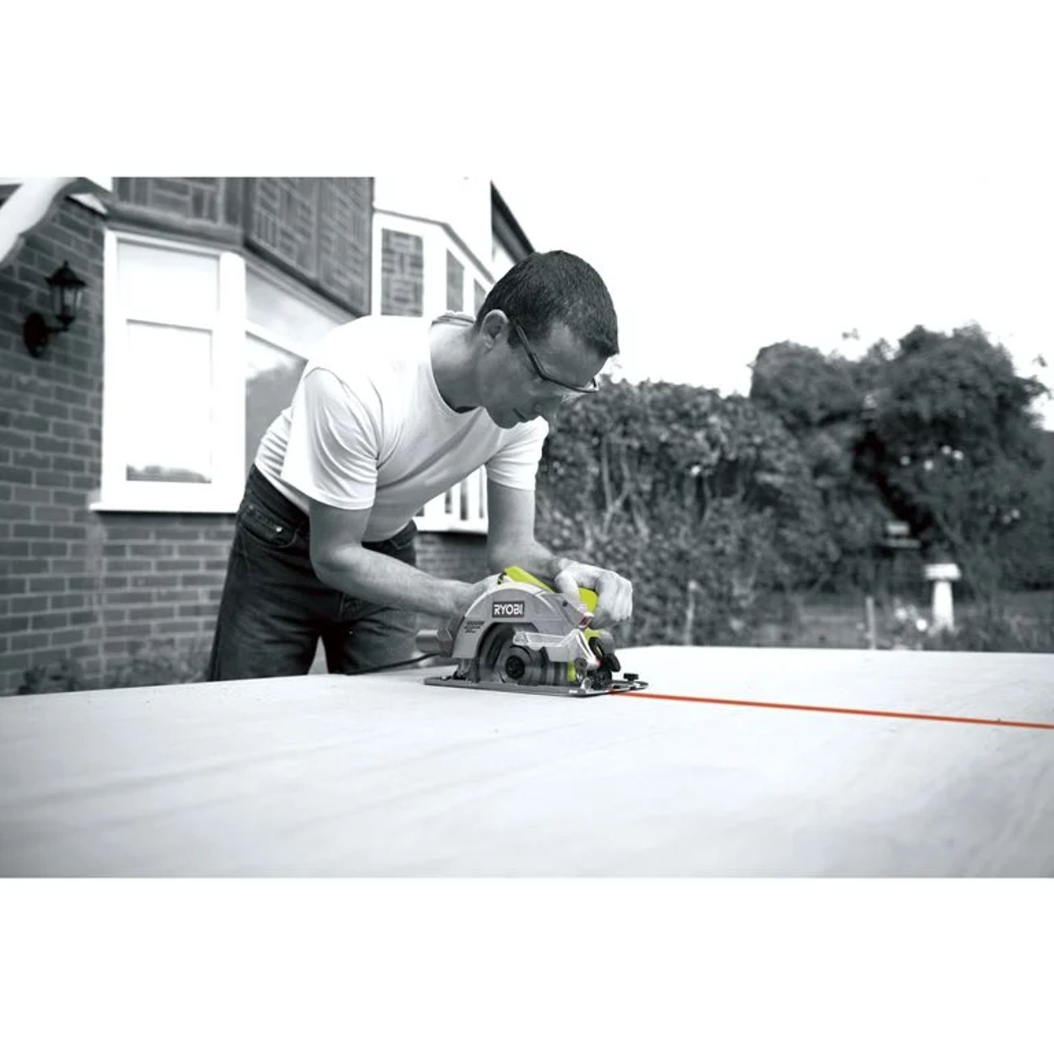 Okružní pila Ryobi RCS1600-K, 1600W, kufr