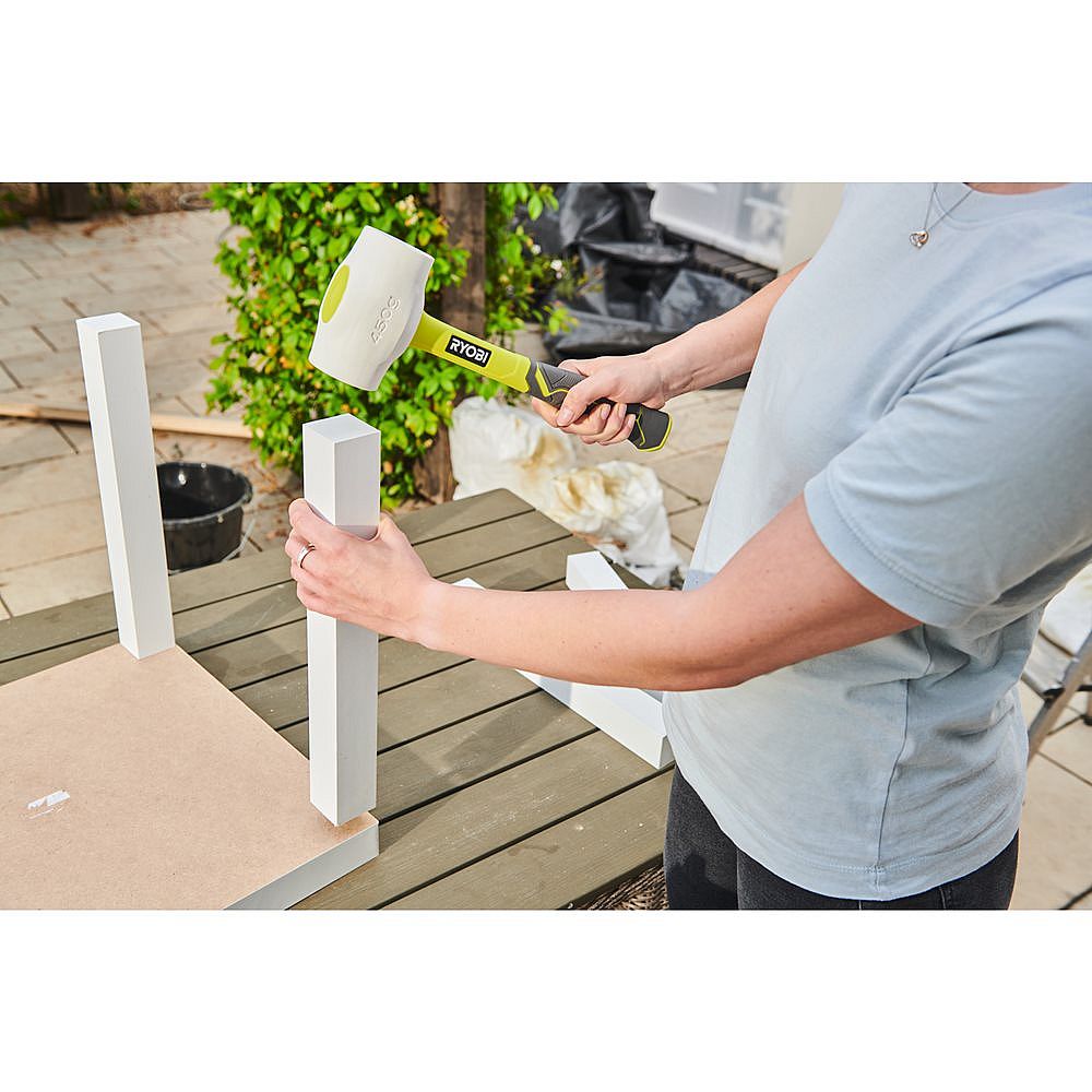 Gumová palička Ryobi RHHM450W, 450g bílá