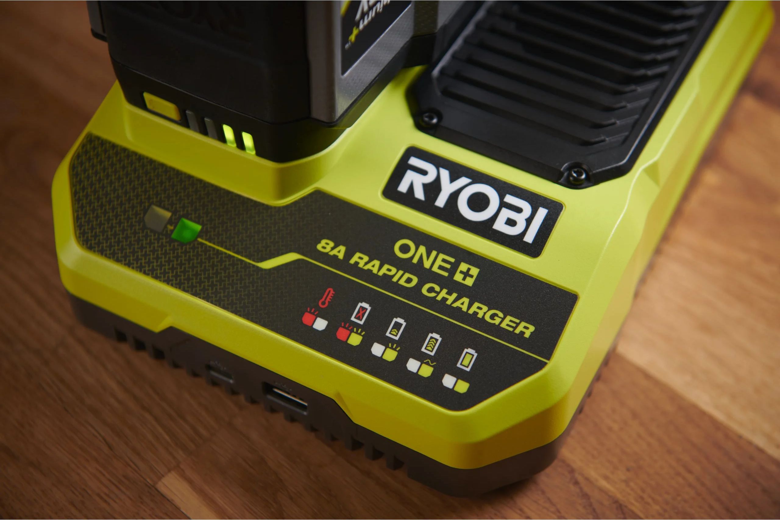 Aku rychlonabíječka RYOBI RC18180, 18V