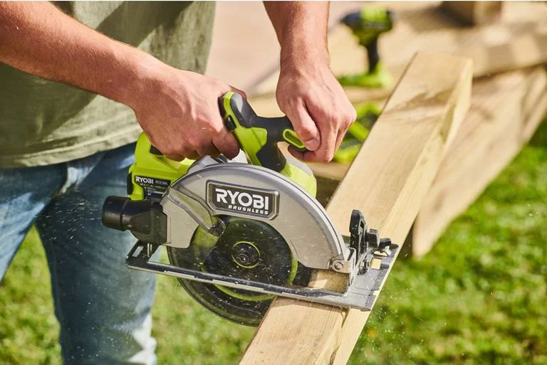 Aku okružní pila Ryobi RCS18BL-0, 18V