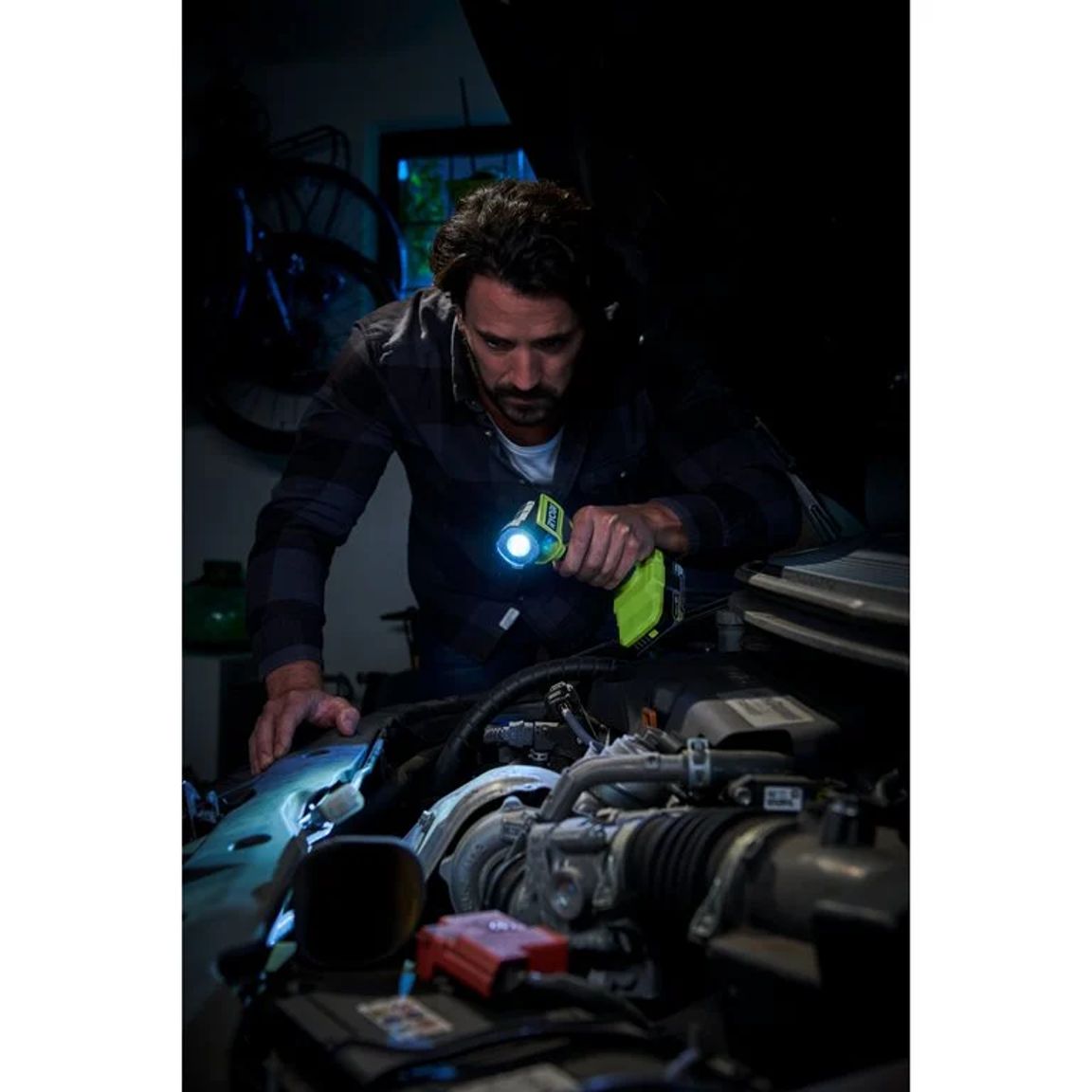 Aku svítilna Ryobi RLF18-0, 18V