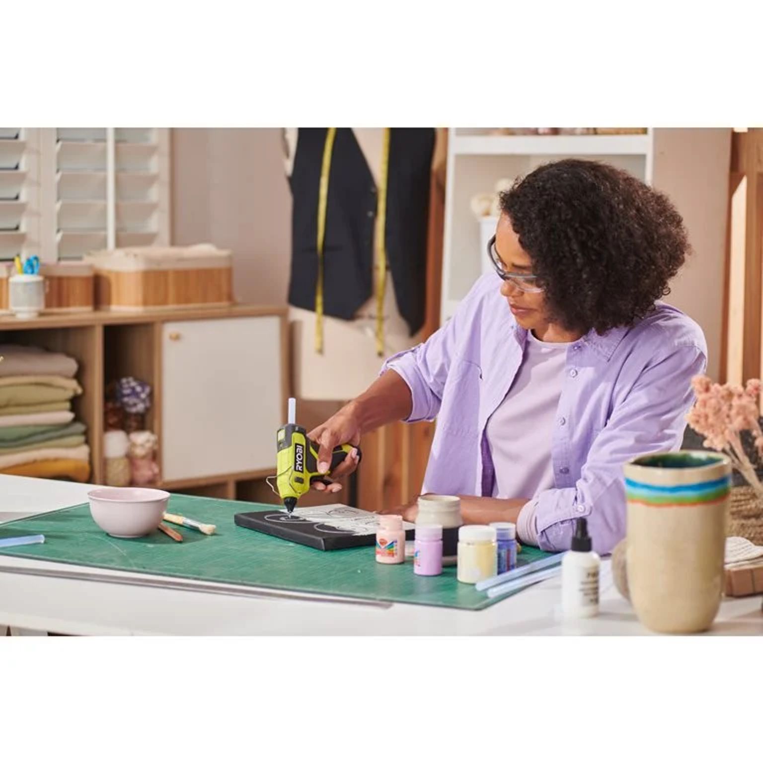 Aku tavná pistole RYOBI RGLU4-0, 4V USB Lithium™