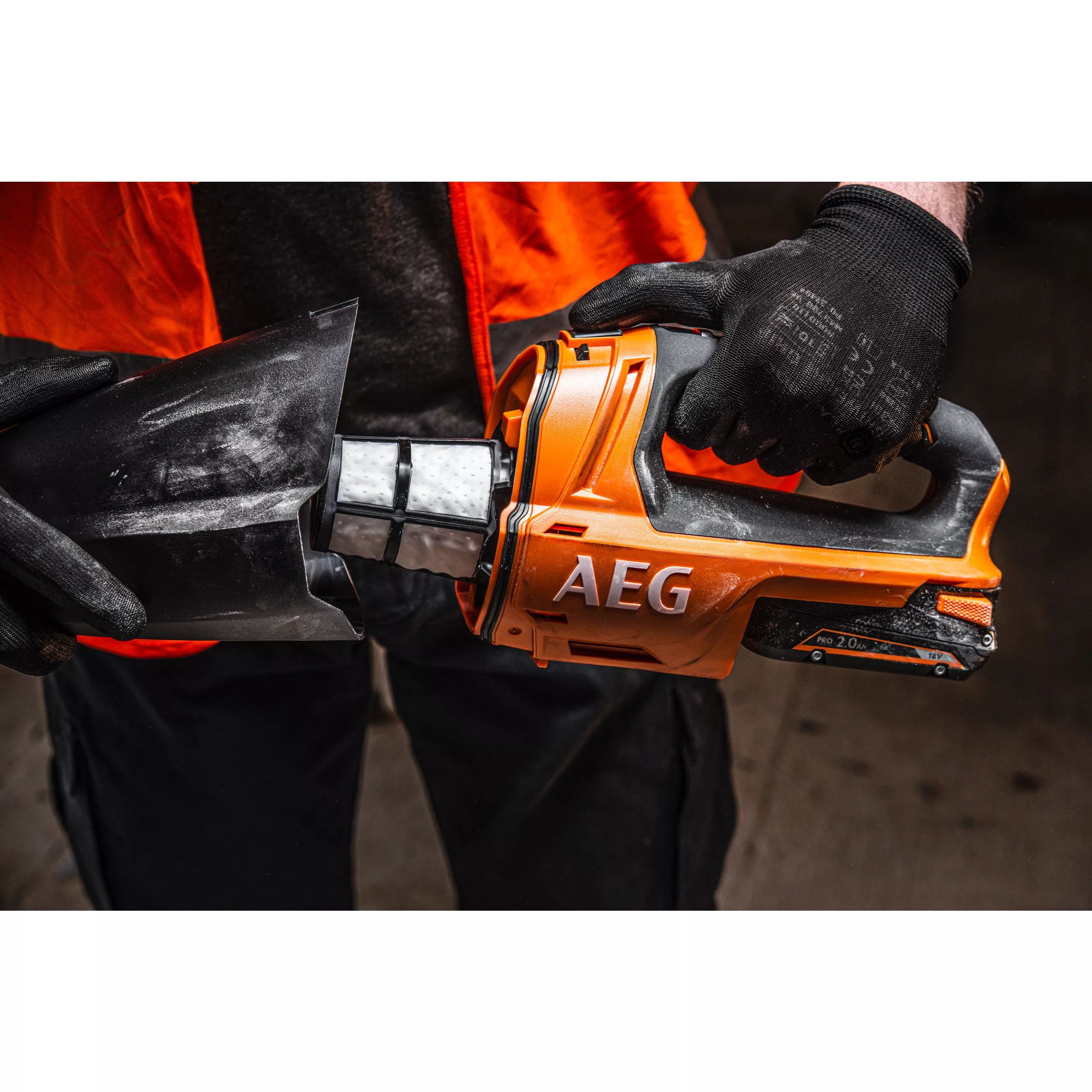 Aku ruční vysavač AEG BHSS18C-0, 18V