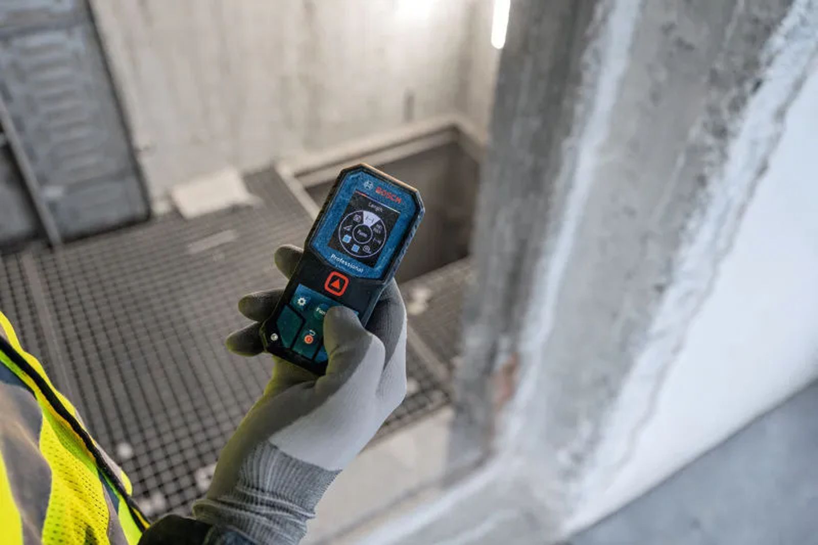 Laserový měřič vzdálenosti BOSCH PRO GLM 40-31, 40m