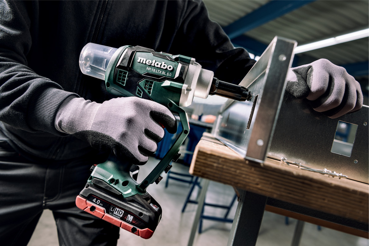 Aku nýtovací pistole Metabo NP 18 LTX BL 5.0, metaBOX
