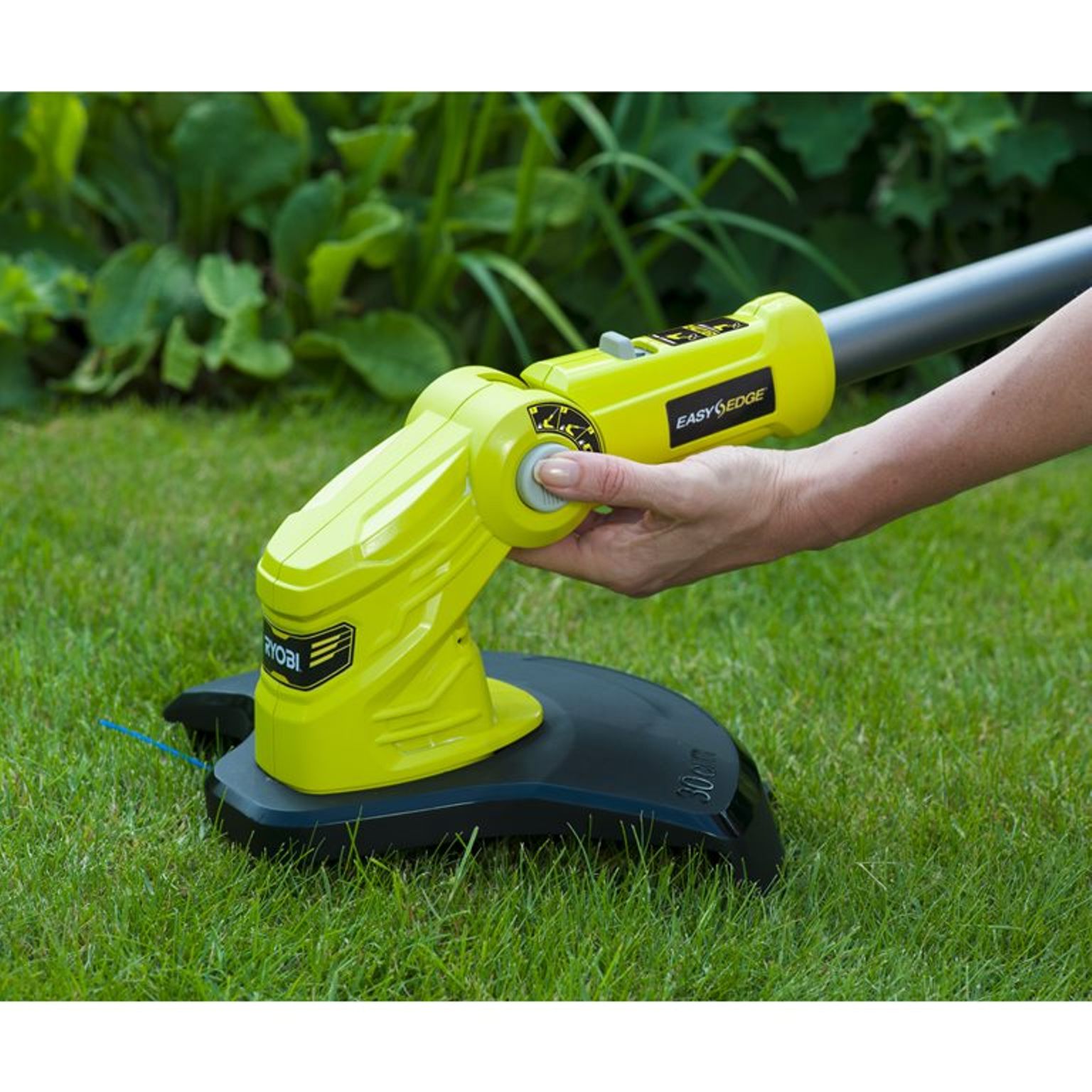 Aku vyžínač RYOBI RLT183222S, 2×2Ah, 18V