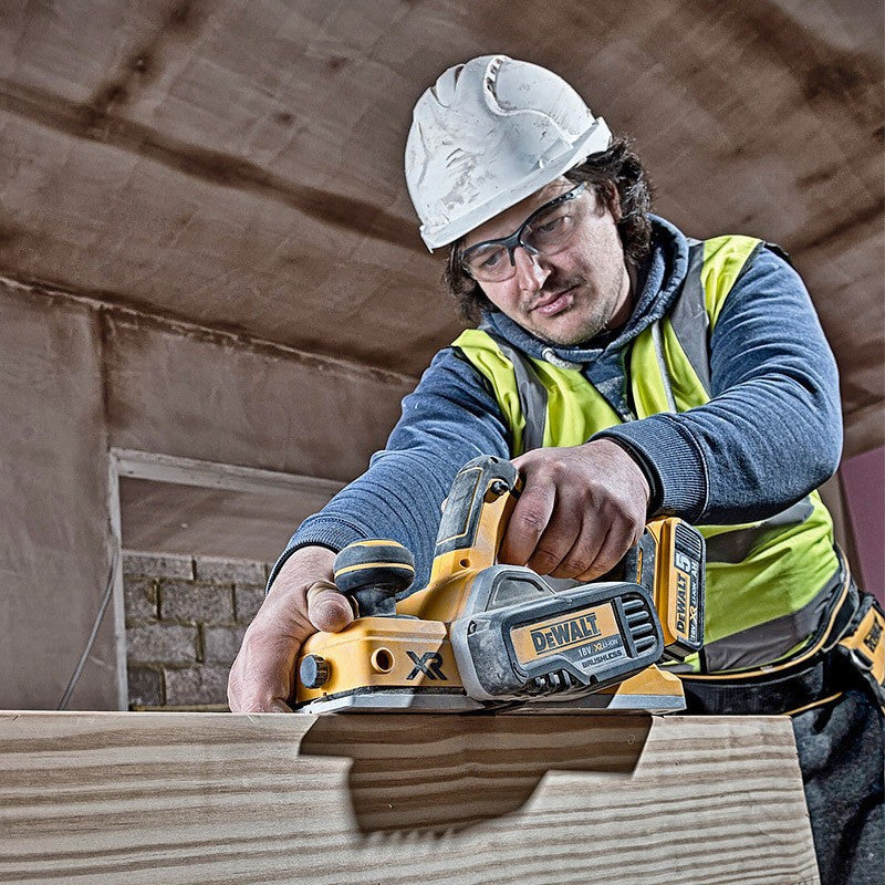 Aku hoblík DeWALT DCP580NT, 18V, kufr