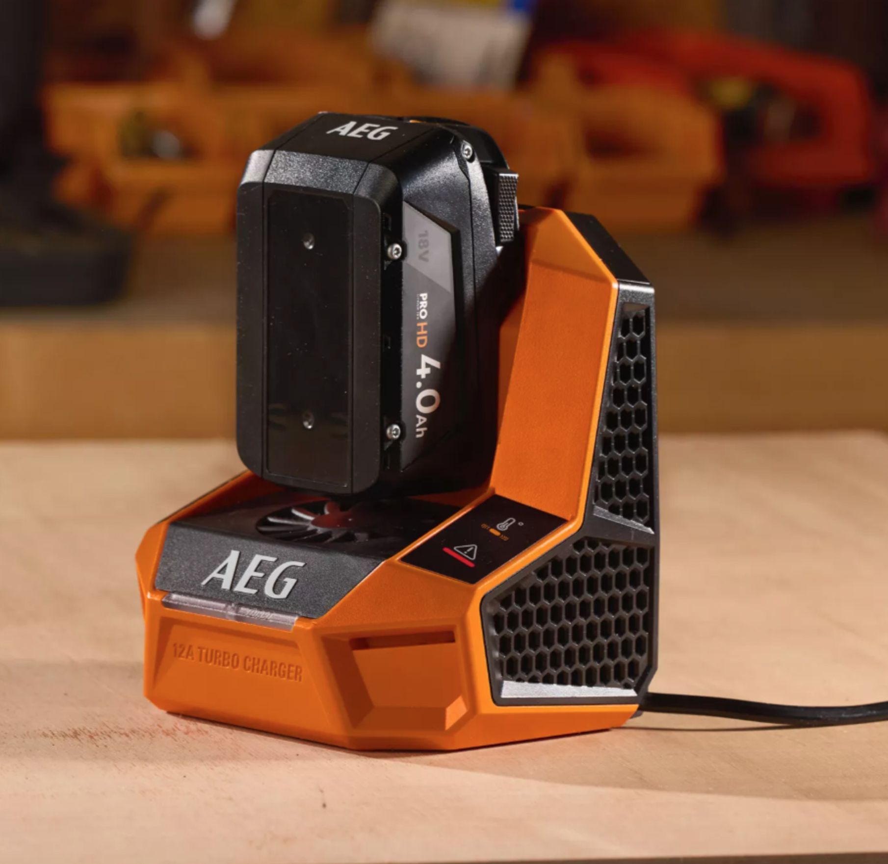 Turbo nabíječka AEG BL18T12, 18V