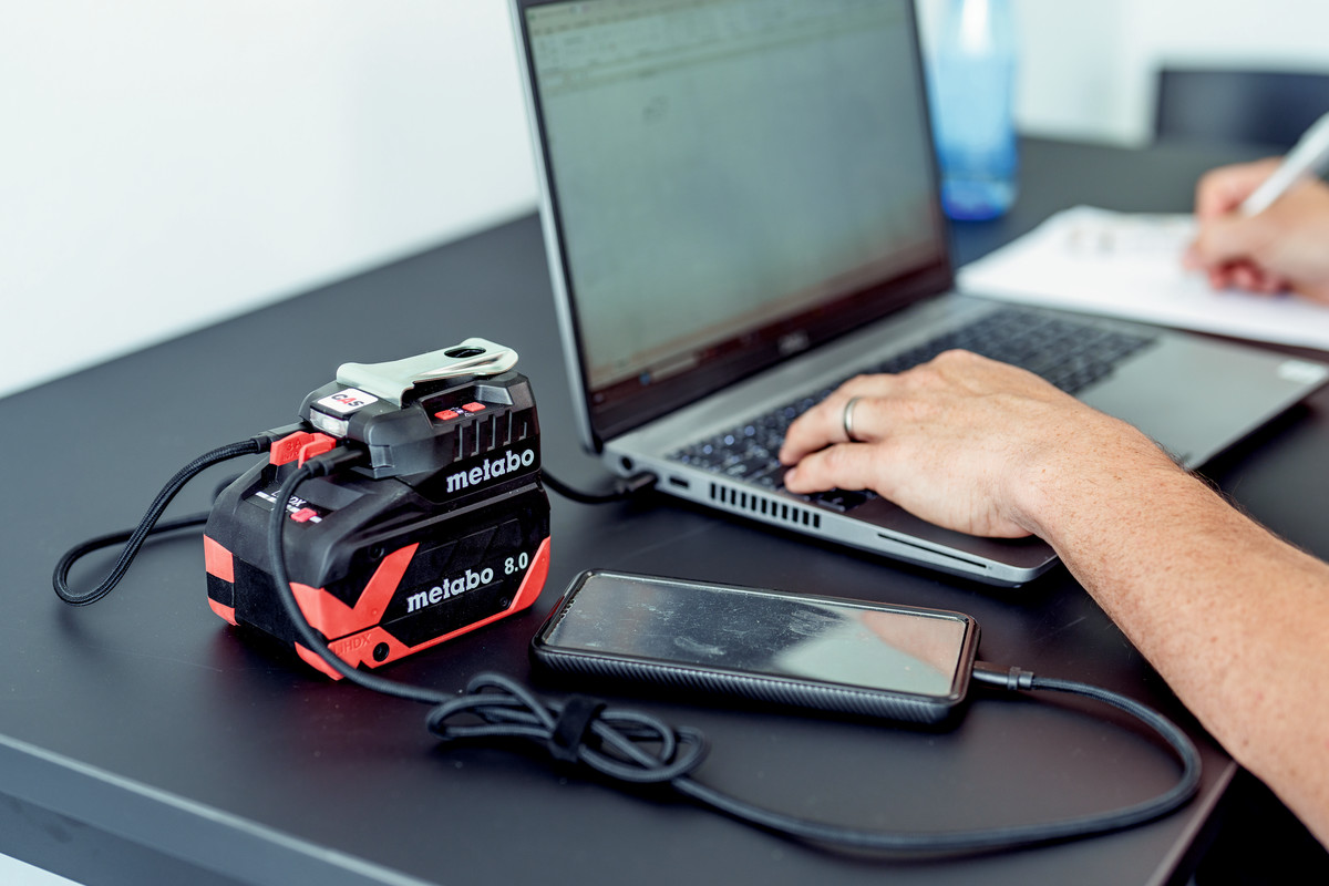 Kapesní nabíječka Metabo PC 18-65, 18V