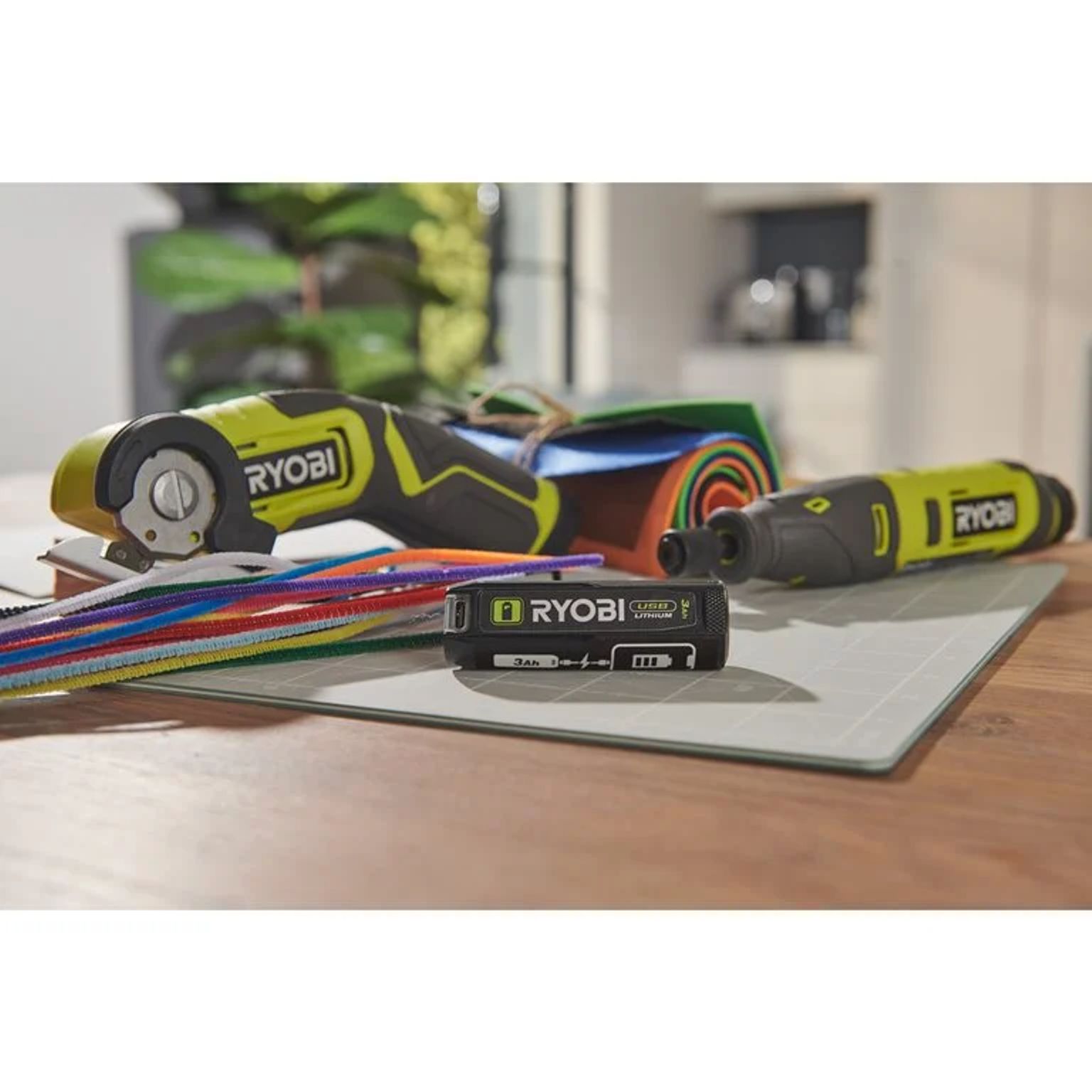 Aku set 2×3,0 Ah RYOBI RB4L30X2, 4V USB Lithium™