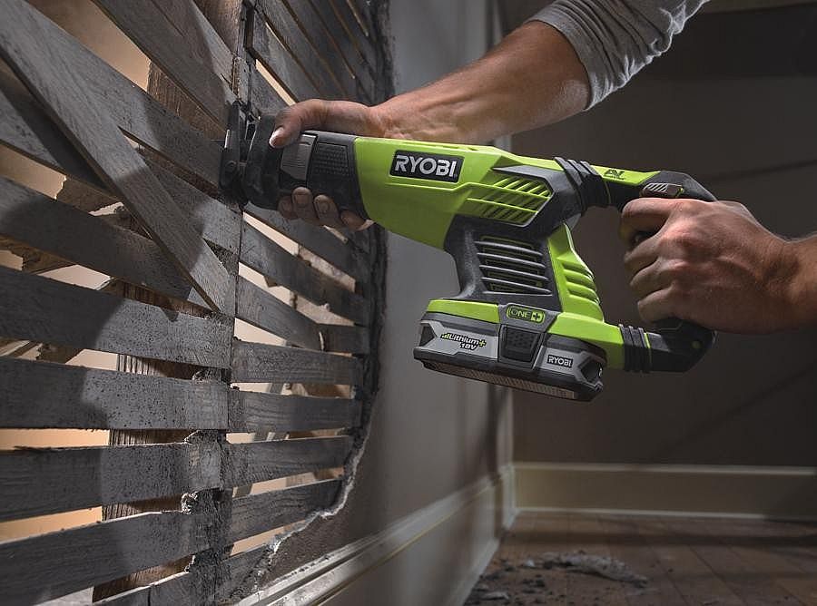 Aku šavlová pila RYOBI RRS1801M, 18V