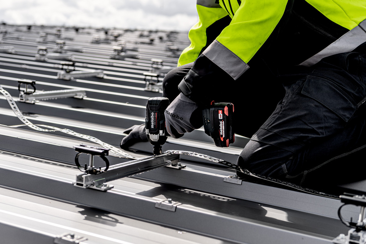 Aku rázový utahovák Metabo SSW 18 LT 300 BL, 18V, metaBOX