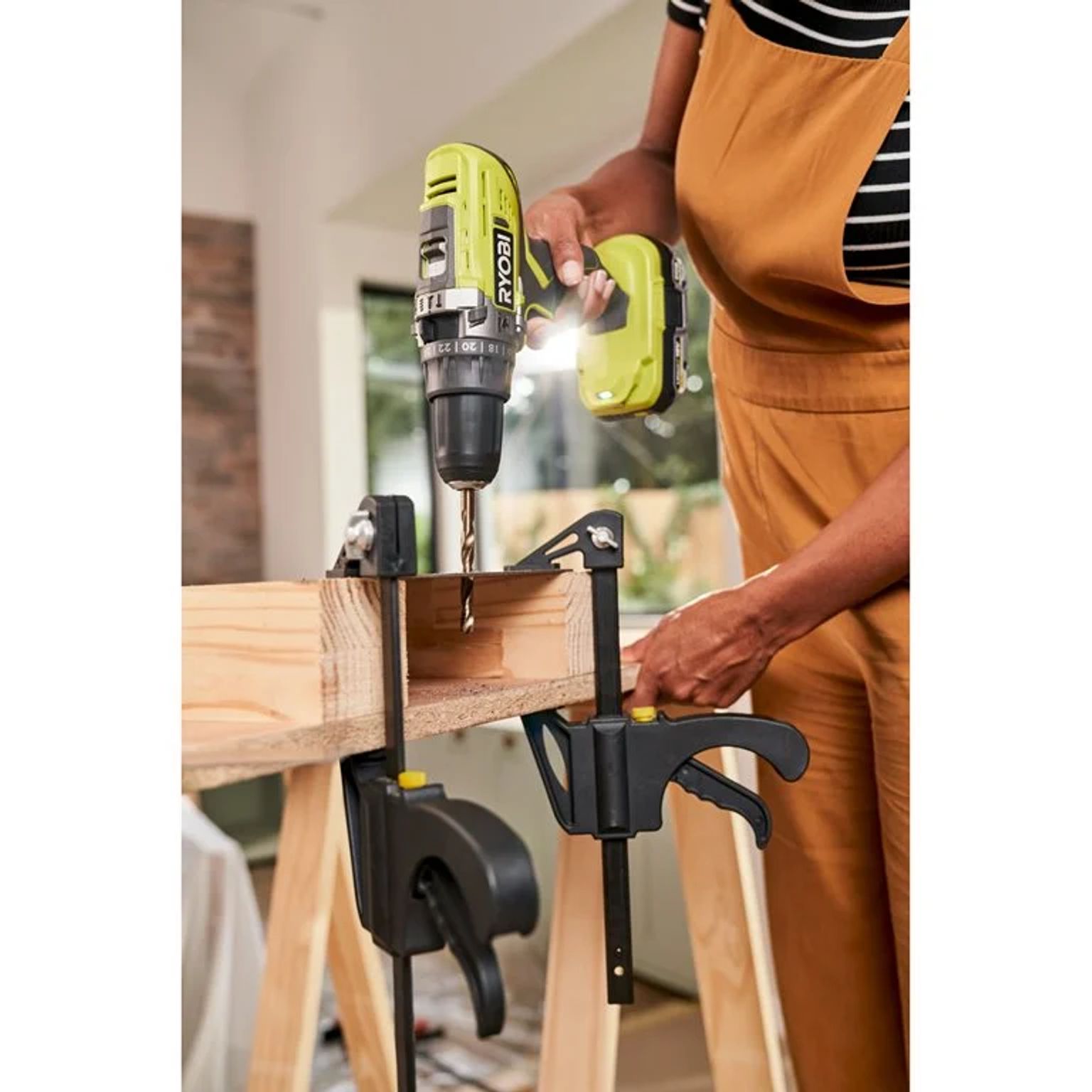 Aku příklepová vrtačka Ryobi R18PD3-220S, 2×2Ah, 18V