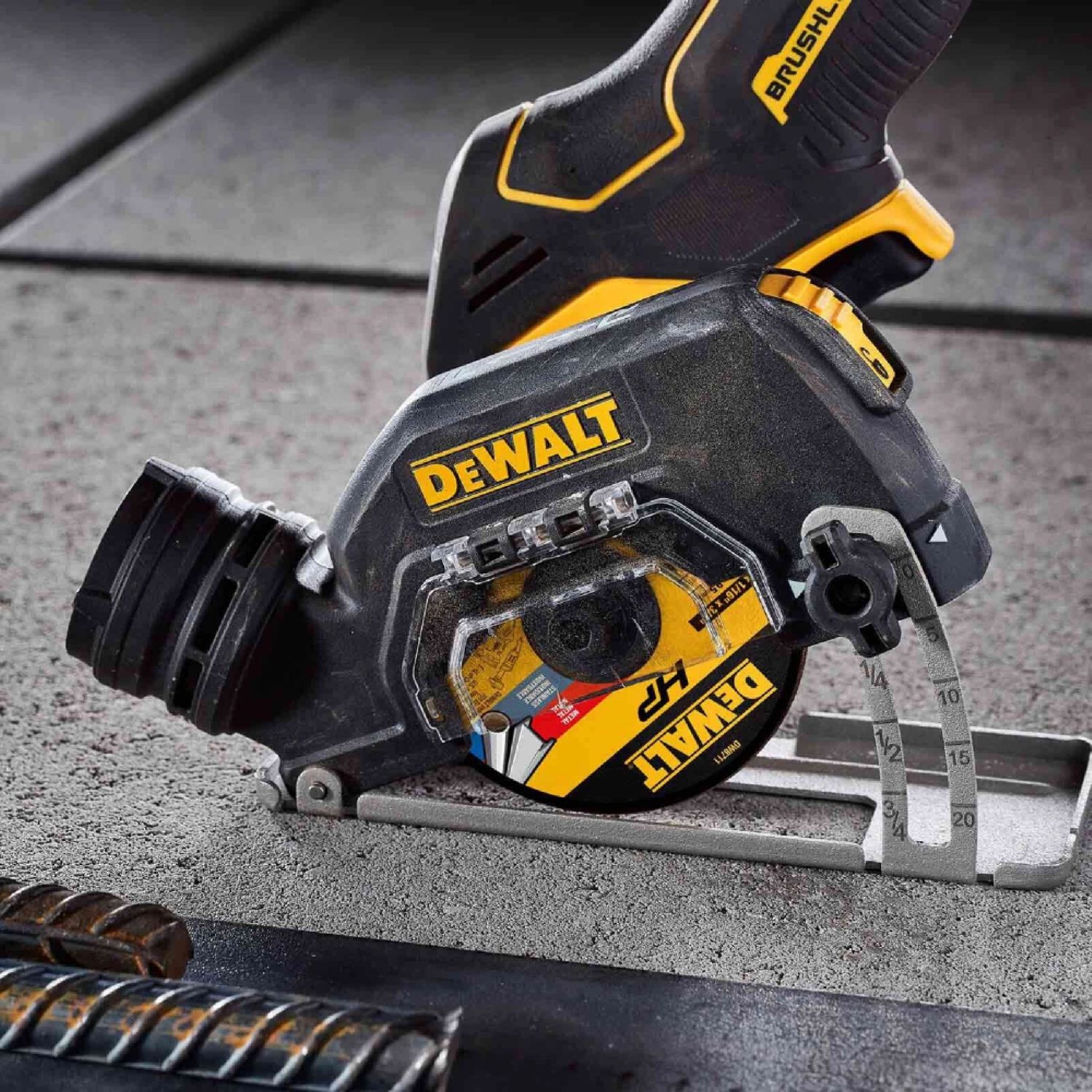 Aku úhlová bruska DeWALT DCS438N, 18V