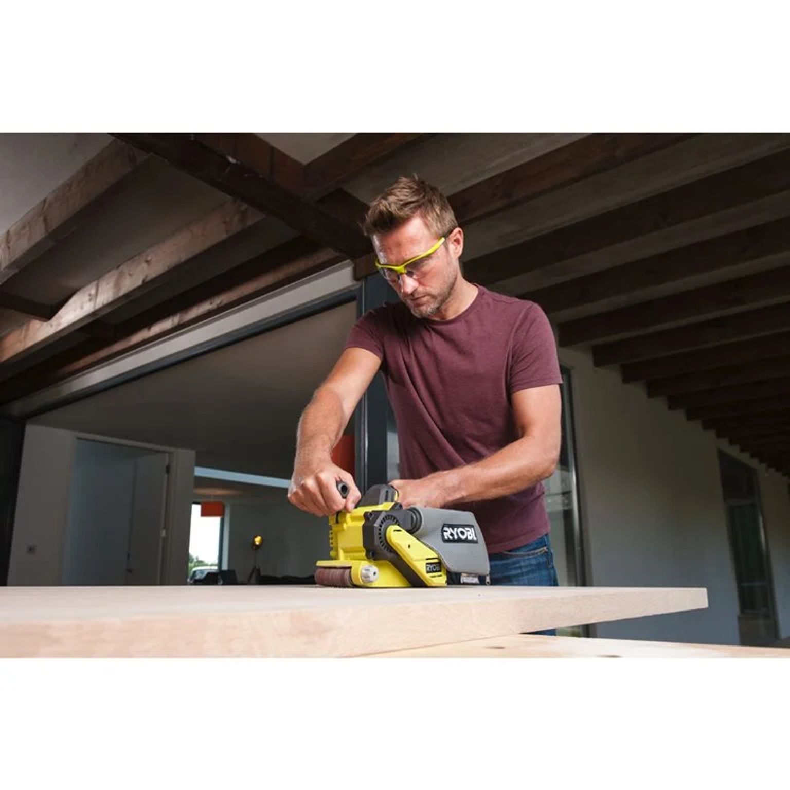 Pásová bruska RYOBI R18BS-0, 18V