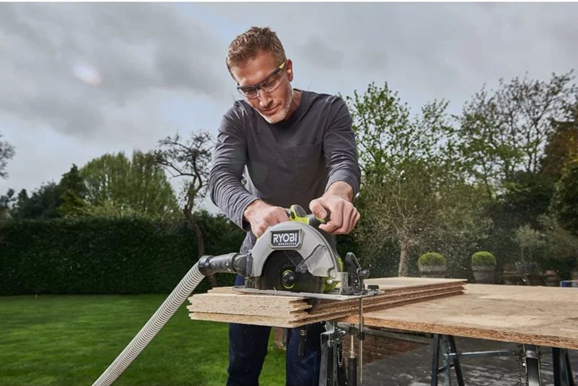 Aku okružní pila Ryobi RCS18BL-0, 18V