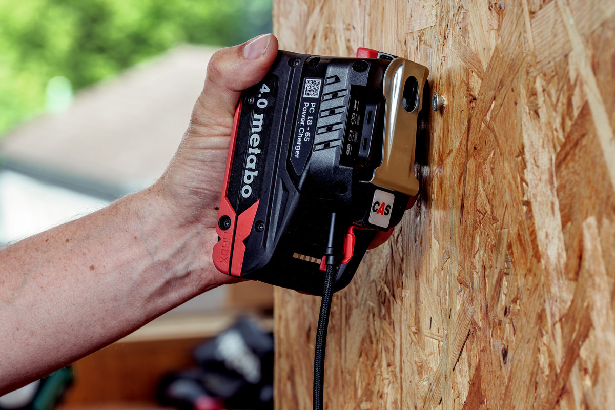 Kapesní nabíječka Metabo PC 18-65, 18V