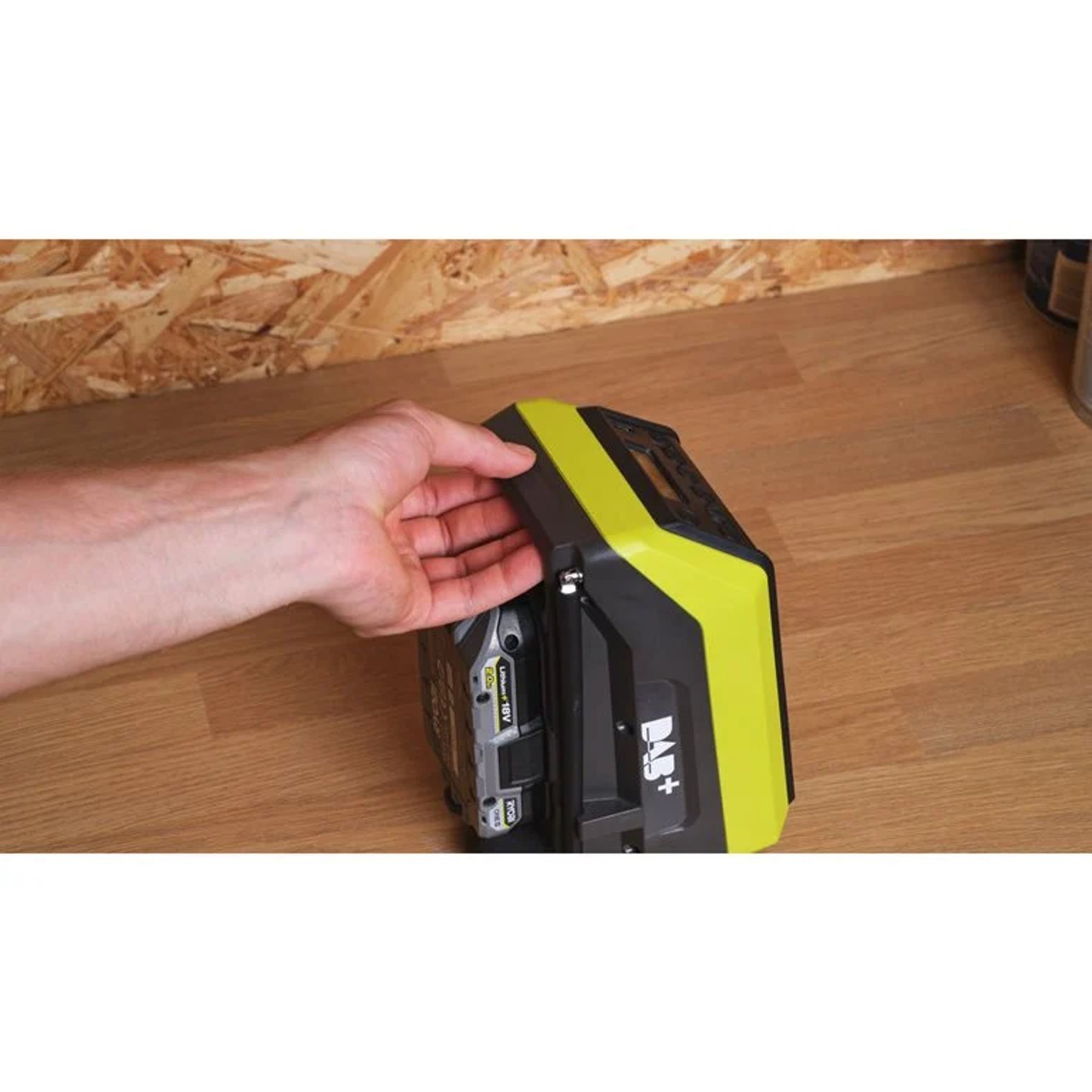 Aku rádio Ryobi RRDAB18-0, Bluetooth, DAB, 18V